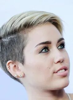 Pin by Colleen MacDonald on Miley cyrus Miley cyrus piercing