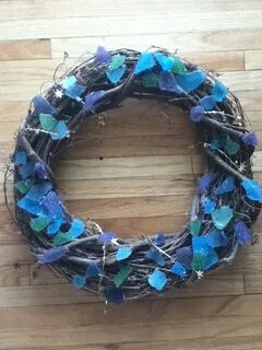 This wreath wrapped in sea glass is so flippin' adorable! (S