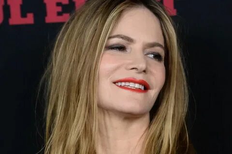 Pictures of Jennifer Jason Leigh