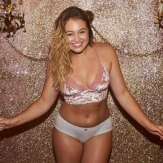 Your #1 Tumblr Source for the latest pictures of Iskra Lawre
