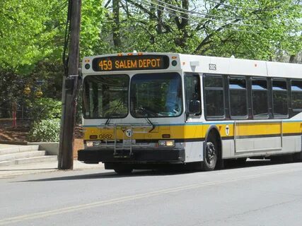 File:MBTA route 459 bus on Loring Avenue, May 2015.JPG - Wik