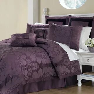 The charming 8-Piece Lorenzo Plum and Purple Damask Comforte