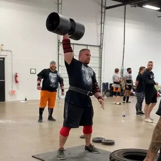 Dave Barabas på Instagram: "130 Lbs Circus Dumbbell X 6. Fir