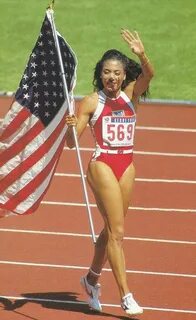 Flo Jo Needs Credit Yo Track and field, Flo jo, Female athle