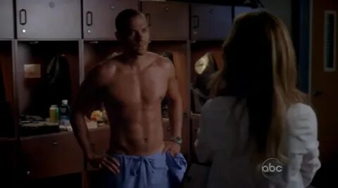 Jesse Williams on Greys Anatomy s7e04 - Shirtless Men at gro