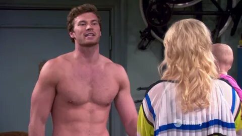 Derek Theler as Danny Wheeler shirtless in Baby Daddy 3 × 08