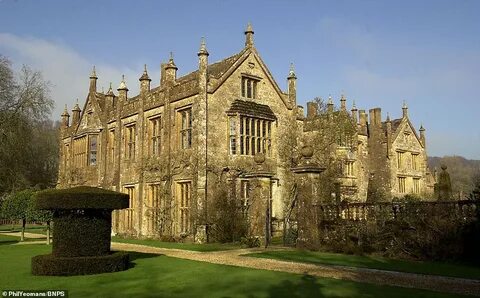 Charred remains of £ 15m stately home burned in suspected ar