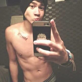 Calum Hood Pictures. Hotness Rating = Unrated
