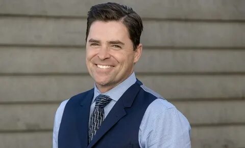 Is Kavan Smith leaving When Calls the Heart, and is Lee dead