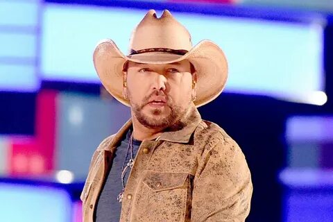 Jason Aldean Improvises After Wife-Phone-Pool Vacation Misha