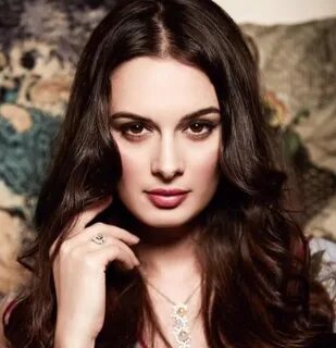 Evelyn Sharma Bio, Age, Parents, Net Worth & Movies