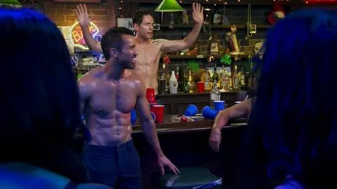 Glenn Howerton, Rob McElhenney & extras on It's Always Sunny