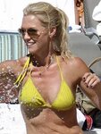 Jennie Garth hot in a yellow bikini-03 GotCeleb