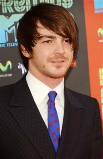 Drake Bell / Drake Bell - Biography, Height & Life Story Sup