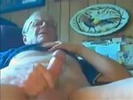 Accidente cerebrovascular abuelo en la webcam escenas N19093