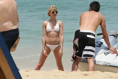 Chelsea Kane & Stephen Colletti Hit The Mexican Beach - Cele
