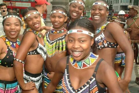 DSCF3094 Umoja Zulu dance girls at Trafalgar Square London Z