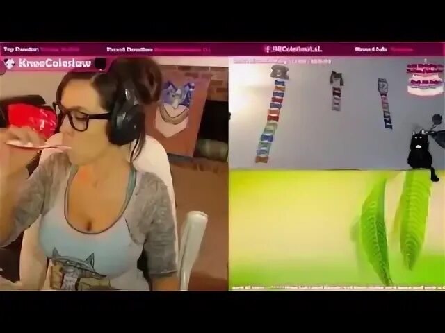 The Sexy streamer girl KneeColeslaw on SUCK.. - Видео ВКонта