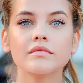 Barbara Palvin Makeup: Black Eyeshadow, Green Eyeshadow, Yel