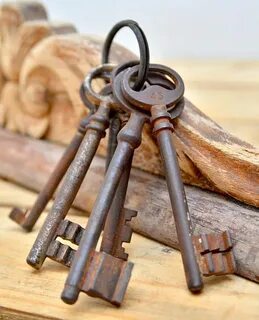 ANTIQUE KEYS BUNCH Set of 6 Skeleton Iron Key Restored Indus