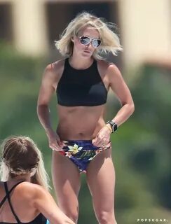 Carrie Underwood Bikini Pictures Mexico July 2016 Look Back 