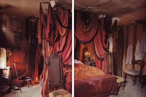 IN)DECOROUS TASTE: A Baroque Fascination Eclectic bedroom, H
