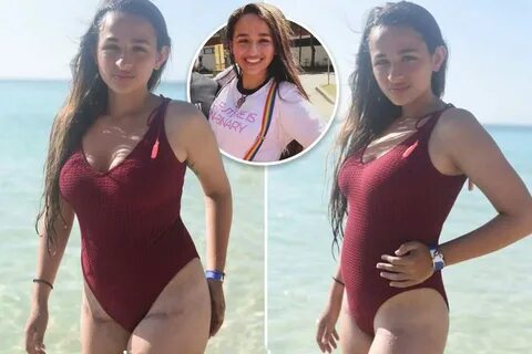 Transgender Jazz Jennings Showed Her Photos in a Swimsuit - 