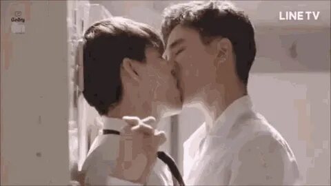 Aepete Kiss GIF - Aepete Kiss Gay - Discover & Share GIFs