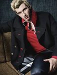 Consolidated Burberry Label Unveils Its First Campaign SENAT