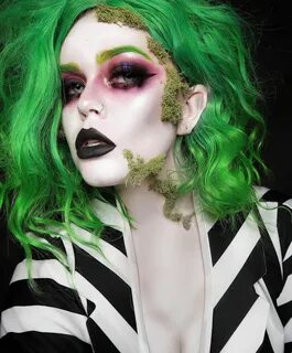 @ashkmakeup you’re one hot Beetlejuice 💚 🖤 🕸 She used The Sh