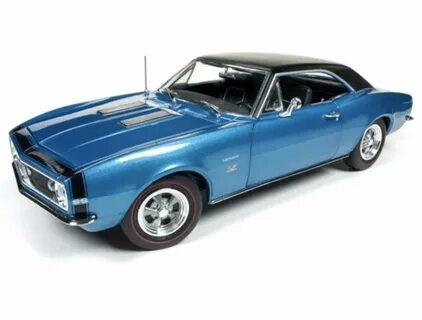 AUTO WORLD 1:18 1967 CHEVROLET CAMARO Z28 DIE-CAST BLUE AMM1