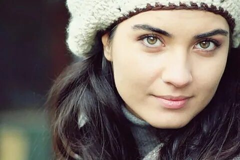 Tuba Büyüküstün'ü tanıyana aşk olsun