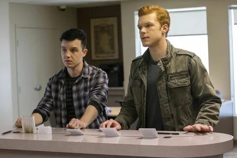 Noel Fisher And Cameron Monaghan Will Return To Shameless Fo