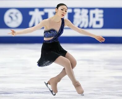 Figure Skating Queen YUNA KIM Figure skating costumes, Figur