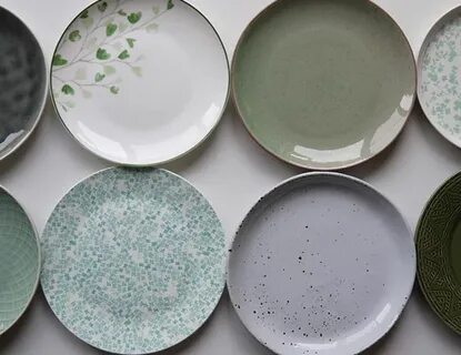 mismatched dinner plates Посуда