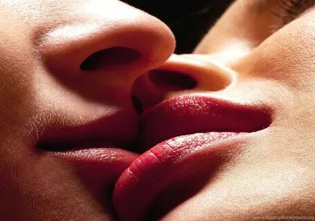 Couple lips kiss HD.jpg Desktop Background