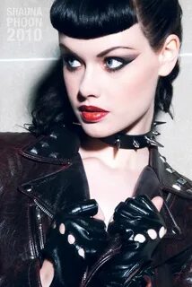 Pin by m e on Photos I Love Goth beauty, Dark beauty, Fashio