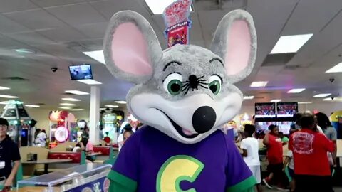 Chuck E Cheese and a Spider - YouTube