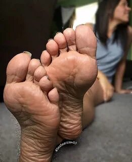 Pin on Women's feet