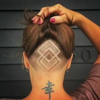 tattoo haare frau undercut rechtecke geometrische muster #ha