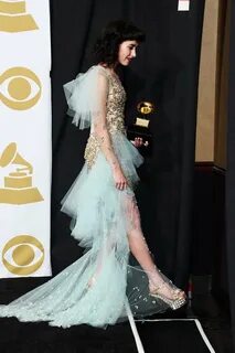 Kimbra Feet (4 images) - celebrity-feet.com