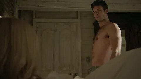 ausCAPS: Steve Lund shirtless in Bitten 1-02 "Prodigal"