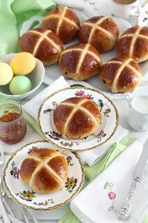 Hot Cross Buns - Sprinkle Bakes Recipe Hot cross buns, Hot c