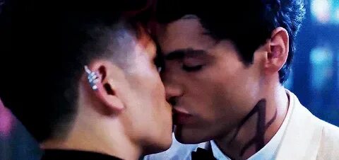Magnus And Alec's Shadowhunters Love Story Will Make You Fee