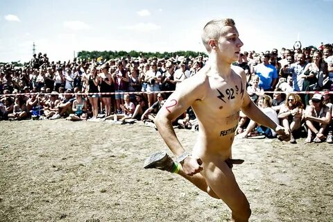 Provocative Wave for Men: Pants off to naked male runners ar
