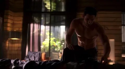 ausCAPS: Tom Ellis shirtless in Lucifer 4-02 "Someone's Been