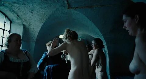 0113024933392_08_Emma-Stone-nude-topless-The-Favorite-2018-H