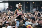 Порно голая фанатка на концерте (58 фото) - порно и эротика 