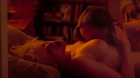 Kate Mara & Ellen Page - Nude Topless Lesbian Movie Sex Scen