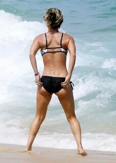 Kaley Cuoco Bikini Candids - Beach in Cabo - July 2014 * Cel